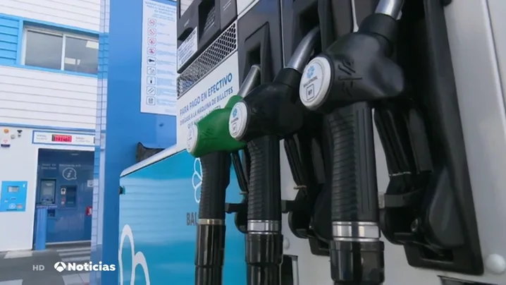 El precio de la gasolina y el gasóleo baja por primera vez desde noviembre El precio de la gasolina y el gasóleo baja por primera vez desde noviembre