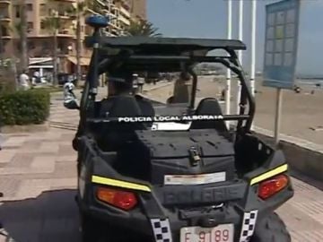 Policía controla aforo de la playa en Alboraia, Valencia