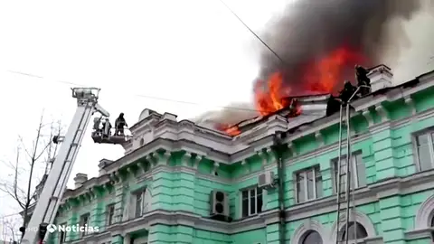 Médicos rusos consiguen terminar una operación a corazón abierto en un hospital en llamas Médicos rusos consiguen terminar una operación a corazón abierto en un hospital en llamas
