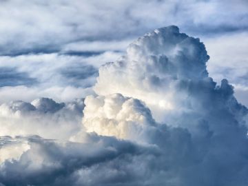 La previsi&oacute;n de tiempo hoy: Cielos nubosos y probabilidad de tormentas en el noroeste peninsular