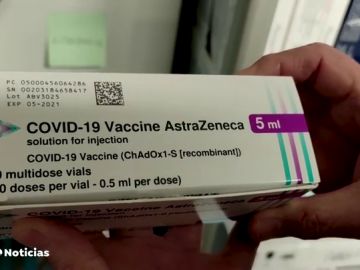 El Reino Unido investiga 30 casos de trombos entre personas vacunadas contra el coronavirus con AstraZeneca