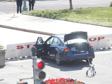 Muere un policía atropellado en el ataque al Capitolio de Estados Unidos; el conductor ha sido abatido por los agentes