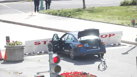 Muere un policía atropellado en el ataque al Capitolio de Estados Unidos; el conductor ha sido abatido por los agentes Muere un policía atropellado en el ataque al Capitolio de Estados Unidos; el conductor ha sido abatido por los agentes