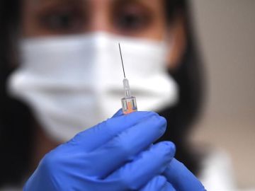 Vacunan contra el coronavirus a un niño de 8 años por "un error humano" en Estados Unidoss