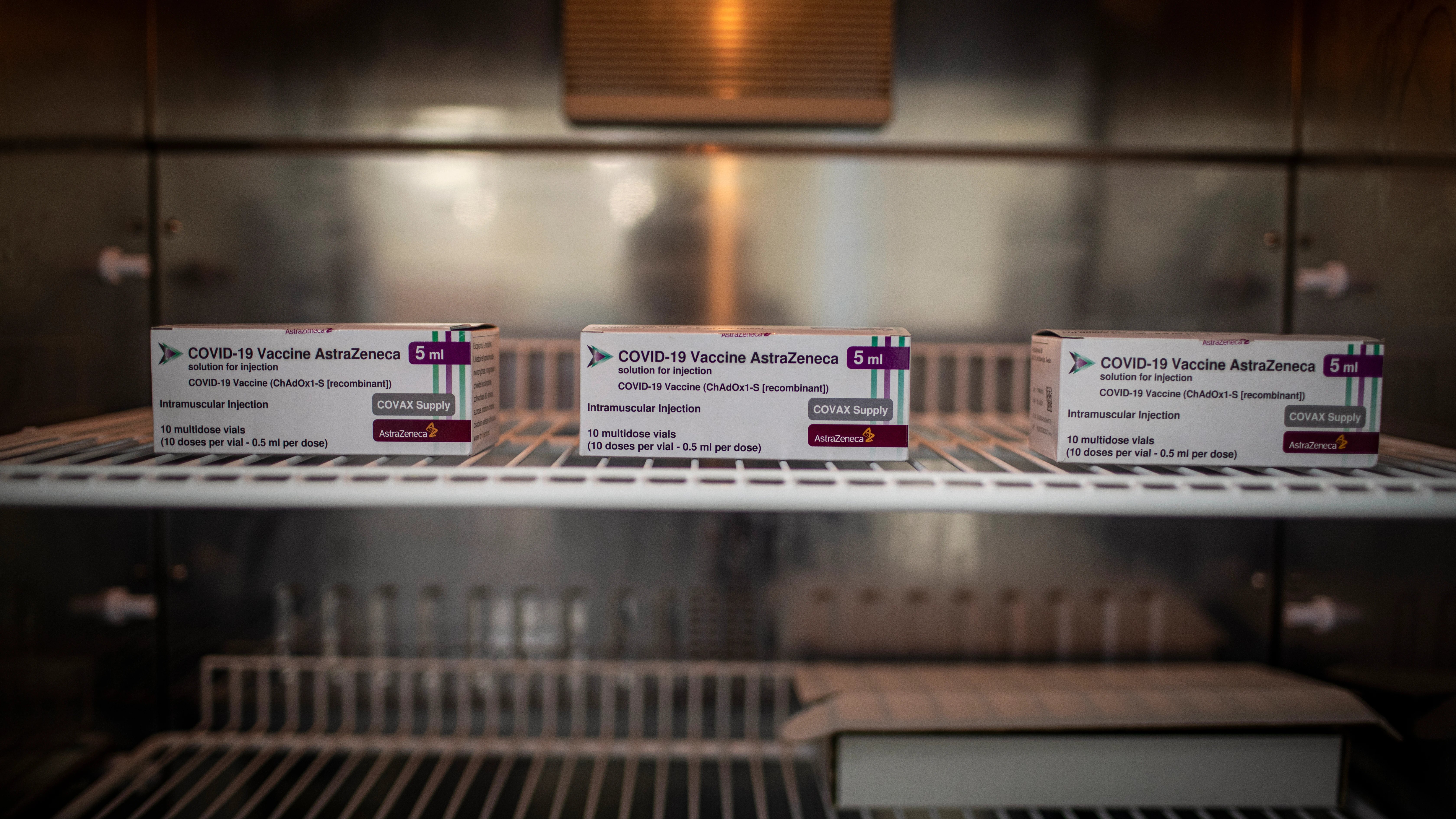 Reino Unido detecta 30 trombos entre los vacunados por AstraZeneca: siete de ellos mortales Reino Unido detecta 30 trombos entre los vacunados por AstraZeneca: siete de ellos mortales