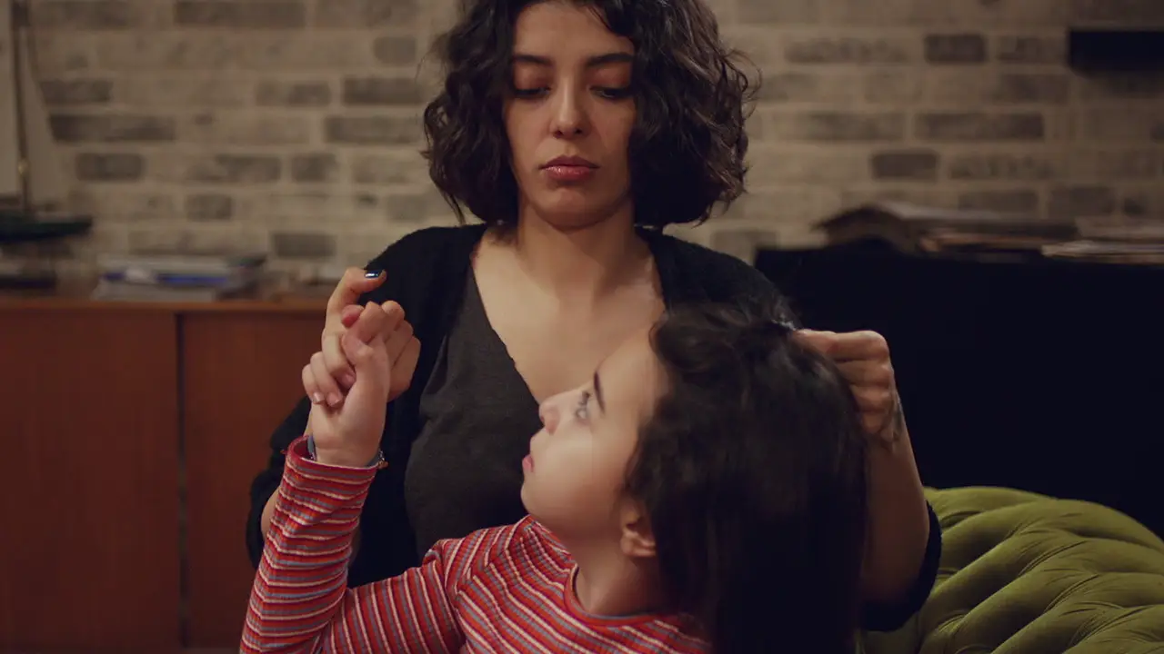 Asu, a Öykü: "¿Cuándo piensas llamarme mamá?"
