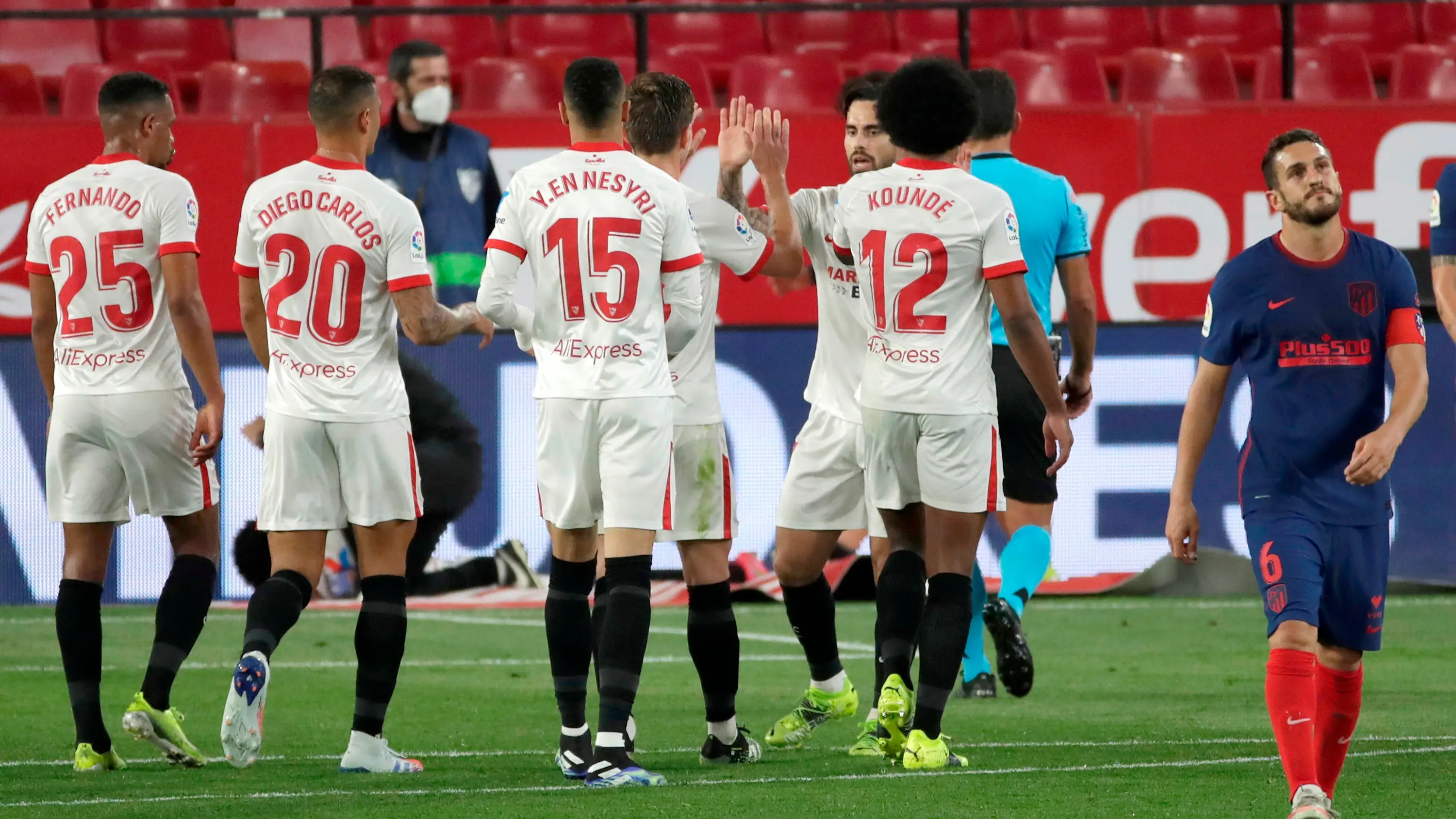 El Atlético de Madrid sucumbe ante el Sevilla en el Pizjuán y pierde comba en la Liga El Atlético de Madrid sucumbe ante el Sevilla en el Pizjuán y pierde comba en la Liga