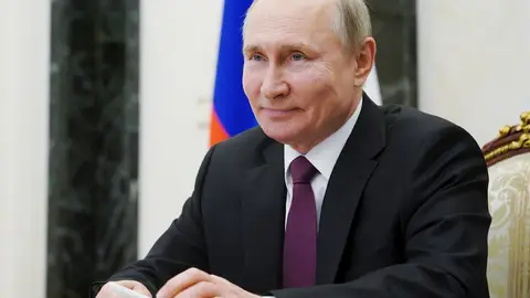 Vladimir Putin firma una ley que le permitiría seguir en el poder hasta 2036 Vladimir Putin firma una ley que le permitiría seguir en el poder hasta 2036