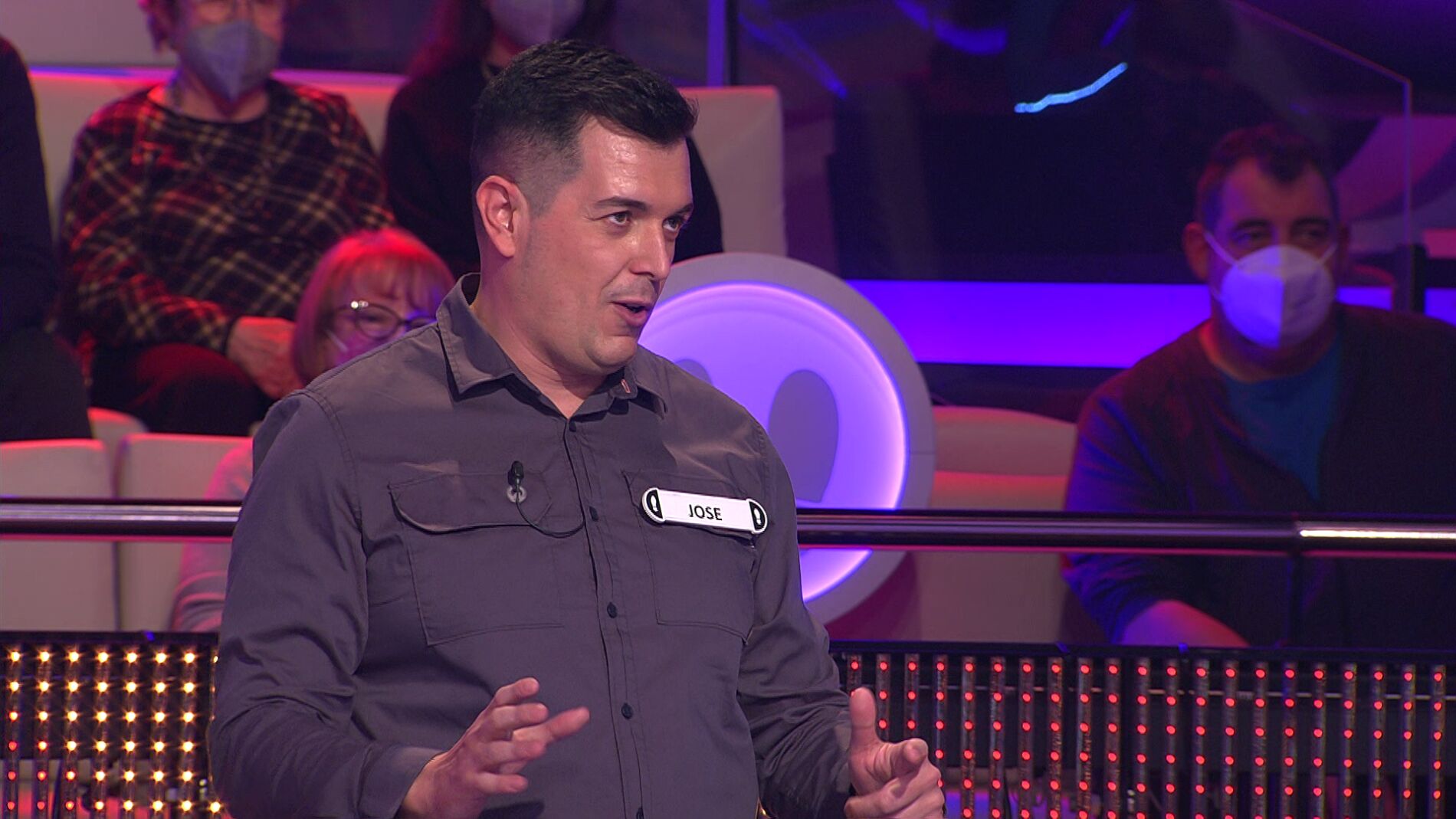 El 'zasca' de un concursante a Arturo Valls por llamarle inmaduro en &lsquo;&iexcl;Ahora caigo!&rsquo;