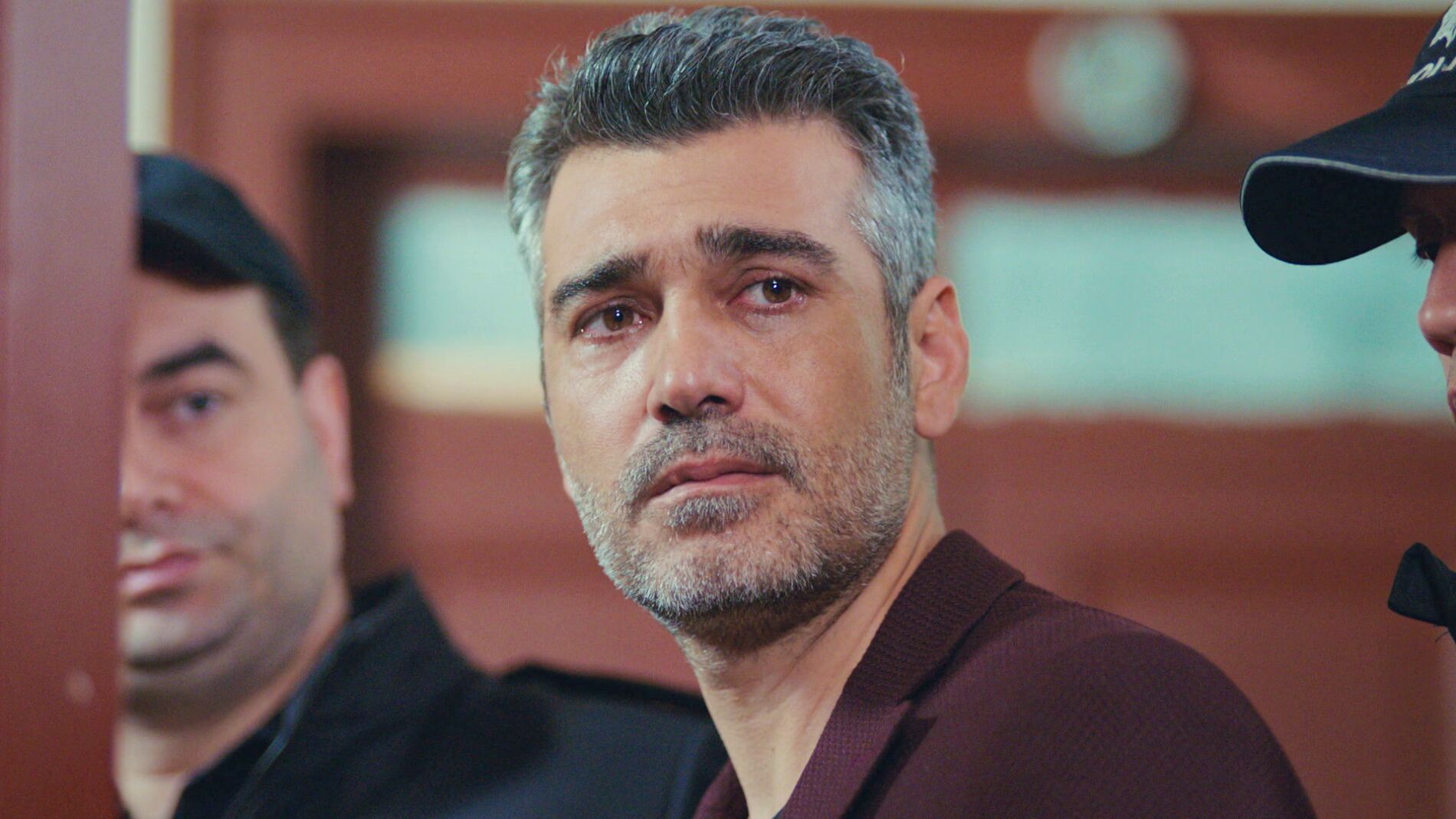 Sarp, detenido: el desgarrador llanto de Nisan al ver c&oacute;mo se llevan a su padre