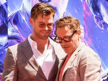Chris Hemsworth y Robert Downey Jr. Chris Hemsworth y Robert Downey Jr.