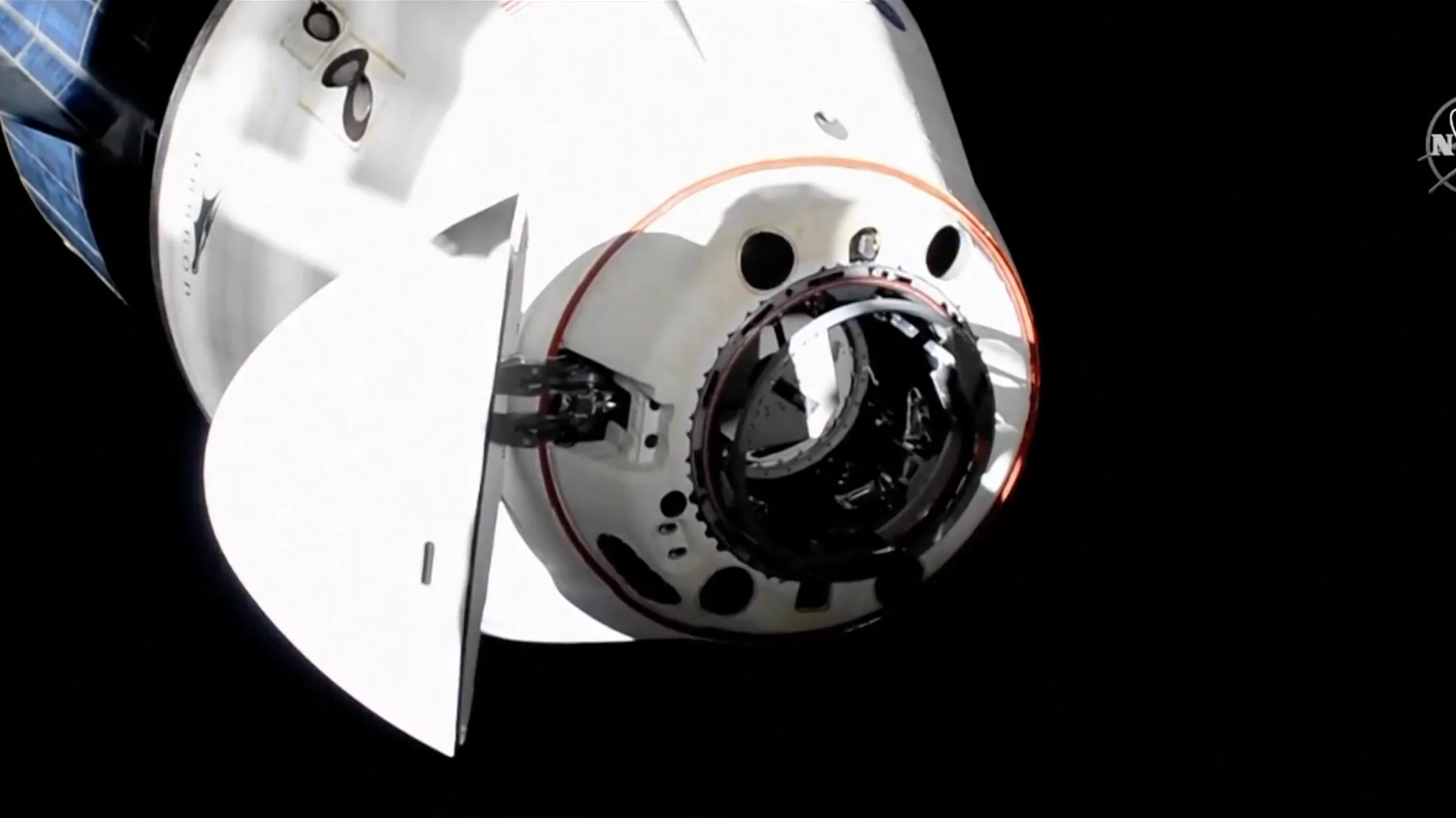 La nave Crew Dragon de SpaceX completa con éxito la maniobra de reubicación en la Estación Espacial Internacional La nave Crew Dragon de SpaceX completa con éxito la maniobra de reubicación en la Estación Espacial Internacional