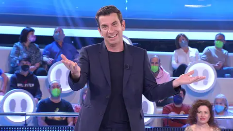 “Estamos perdiendo a la juventud”: El hilarante mensaje de Arturo Valls tras un despropósito en ‘¡Ahora caigo!’ “Estamos perdiendo a la juventud”: El hilarante mensaje de Arturo Valls tras un despropósito en ‘¡Ahora caigo!’