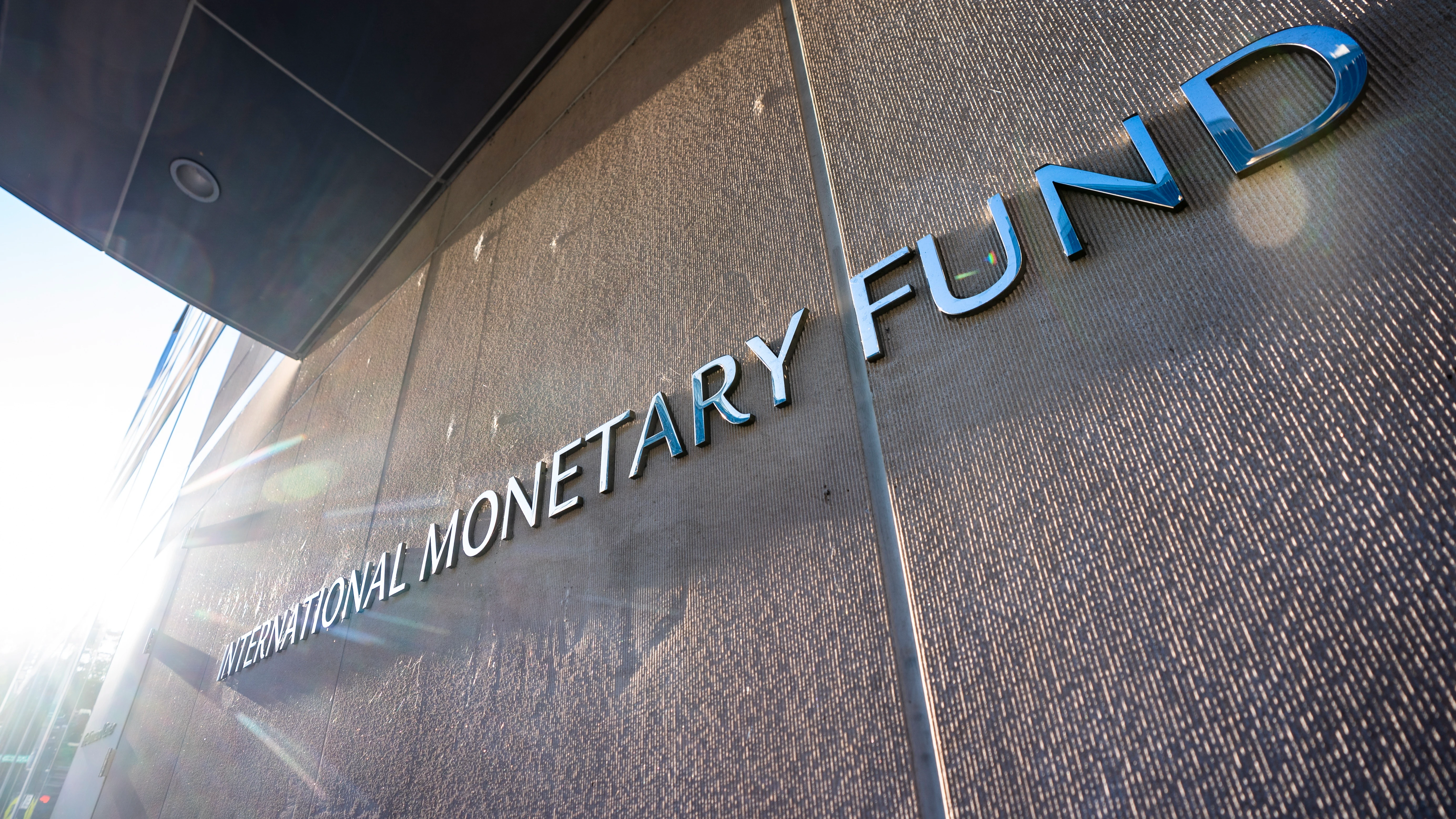El FMI mejora su previsi&oacute;n de crecimiento para Espa&ntilde;a y cree que el PIB subir&aacute; este a&ntilde;o un 6,4%