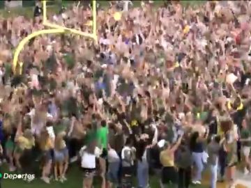 Cientos de aficionados celebran sin mascarilla ni distancia de seguridad el título de Baylor en la NCAA