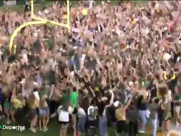 Cientos de aficionados celebran sin mascarilla ni distancia de seguridad el título de Baylor en la NCAA Cientos de aficionados celebran sin mascarilla ni distancia de seguridad el título de Baylor en la NCAA