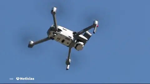 Varios drones vigilan Murcia desde el aire para cumplir las restricciones y evitar aglomeraciones Varios drones vigilan Murcia desde el aire para cumplir las restricciones y evitar aglomeraciones