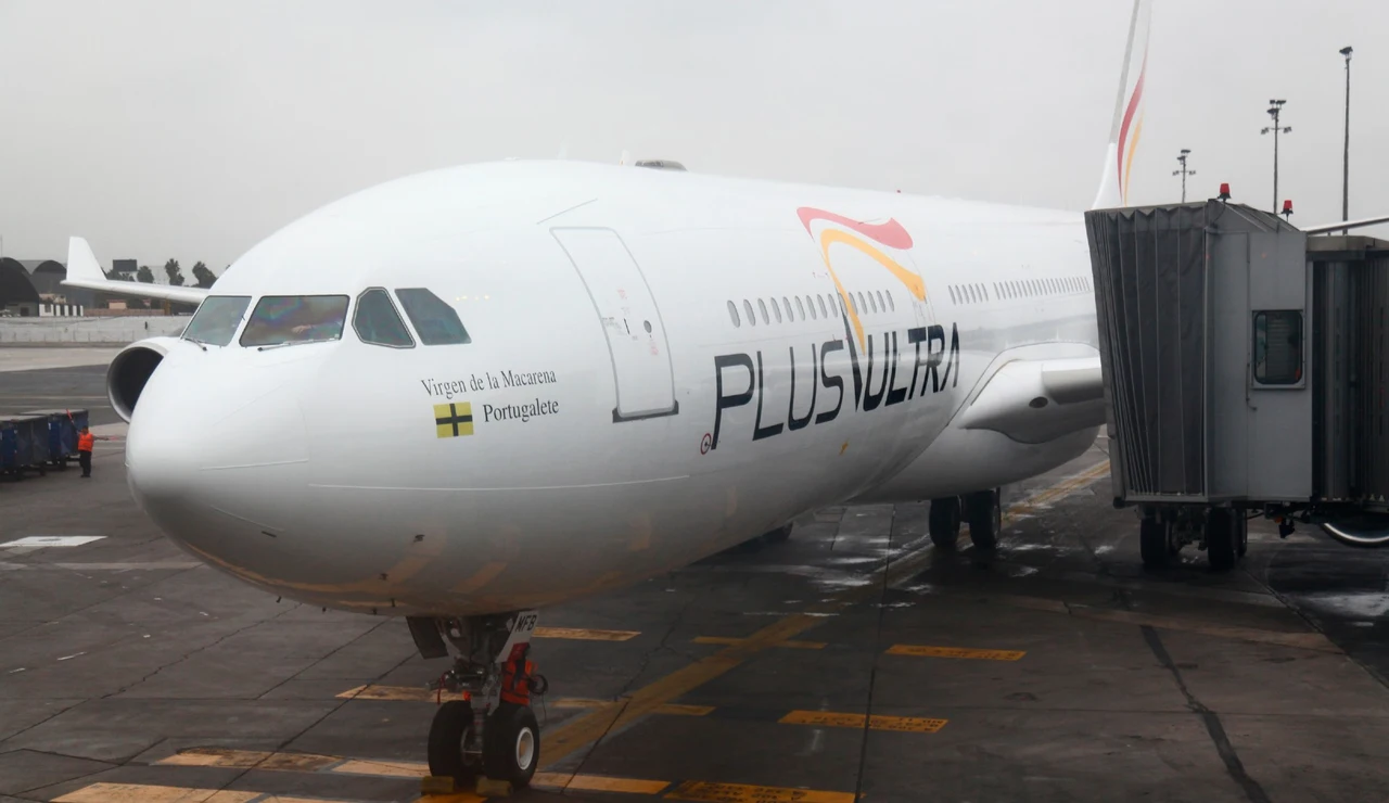 Un avión de la compañía aérea Plus Ultra
