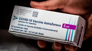 La probabilidad de desarrollar un trombo con la vacuna de AstraZeneca es de un 0,2% entre 100.000 vacunados La probabilidad de desarrollar un trombo con la vacuna de AstraZeneca es de un 0,2% entre 100.000 vacunados