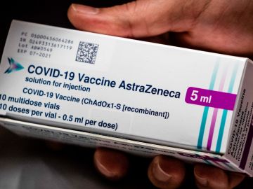 La probabilidad de desarrollar un trombo con la vacuna de AstraZeneca es de un 0,2% entre 100.000 vacunados