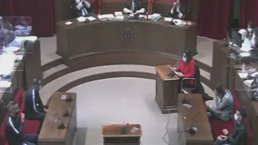 El TSJC rebaja la pena al principal acusado de la 'manada de Sabadell' por la violación múltiple a una joven El TSJC rebaja la pena al principal acusado de la 'manada de Sabadell' por la violación múltiple a una joven