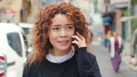 Sirin consigue refugio en casa de Emre al hacerle creer su papel de víctima 