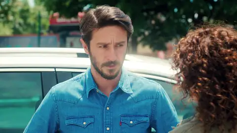 Emre descubre el tipo de persona que es realmente Sirin Emre descubre el tipo de persona que es realmente Sirin
