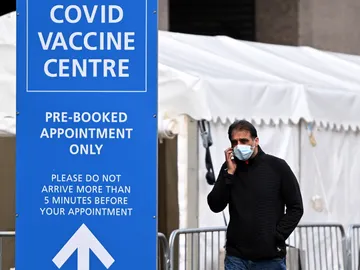 Un centro de vacunación en Reino Unido Un centro de vacunación en Reino Unido