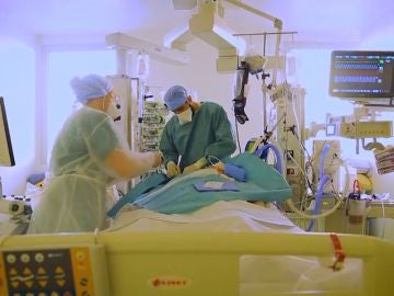 Preocupación en Francia por alta presión hospitalaria en las UCI