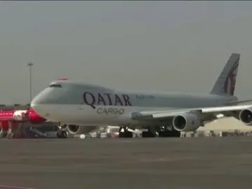 Vuelo Qatar con pasajeros y tripulación vacunada Vuelo Qatar con pasajeros y tripulación vacunada