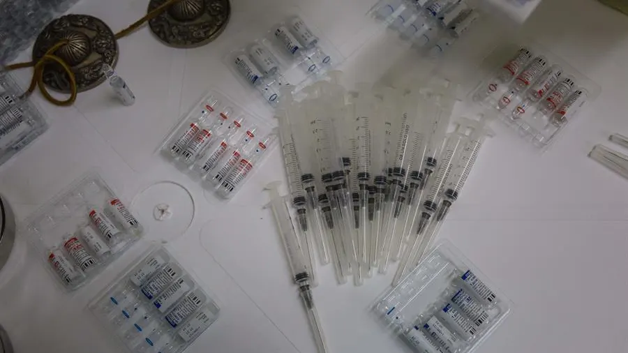 Antena 3 Noticias 2 (08-04-21) Sanidad vacunará contra el coronavirus con AstraZeneca a los mayores entre 66 y 69 años Antena 3 Noticias 2 (08-04-21) Sanidad vacunará contra el coronavirus con AstraZeneca a los mayores entre 66 y 69 años