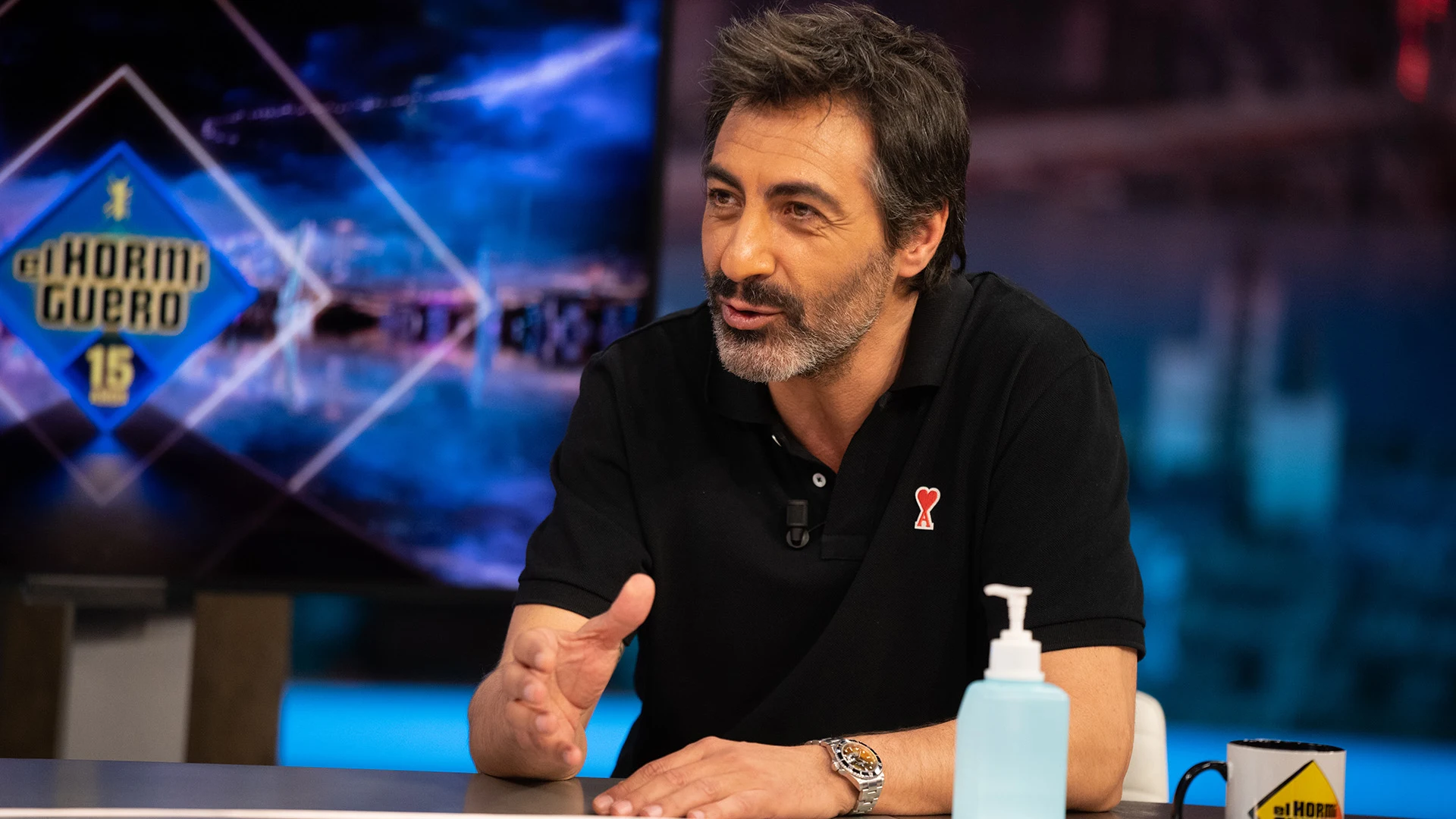 "¿Amo a Ágatha Ruiz de la Prada?", Pablo Motos pregunta a Juan del Val por el mensaje de su polo "¿Amo a Ágatha Ruiz de la Prada?", Pablo Motos pregunta a Juan del Val por el mensaje de su polo