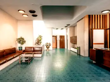 Vecinos y arquitectos consiguen declarar patrimonio histórico andaluz el portal de su edificio Vecinos y arquitectos consiguen declarar patrimonio histórico andaluz el portal de su edificio