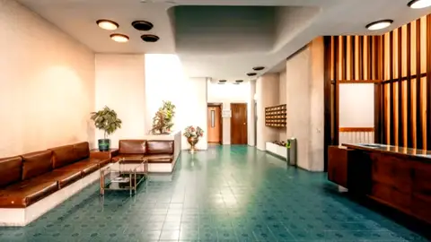 Vecinos y arquitectos consiguen declarar patrimonio histórico andaluz el portal de su edificio Vecinos y arquitectos consiguen declarar patrimonio histórico andaluz el portal de su edificio