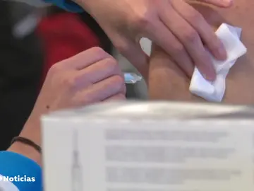 Investigan la muerte de dos hombres en Lleida tras recibir la vacuna de AstraZeneca Investigan la muerte de dos hombres en Lleida tras recibir la vacuna de AstraZeneca