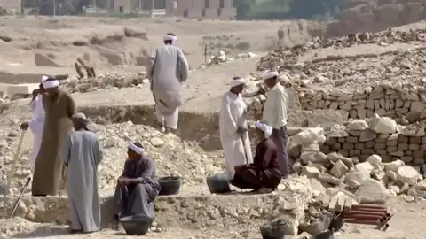 Descubren la ciudad pérdida en Lúxor, el hallazgo más importante en Egipto desde la tumba de Tutankamón Descubren la ciudad pérdida en Lúxor, el hallazgo más importante en Egipto desde la tumba de Tutankamón