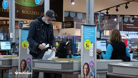 Patronales de supermercados piden que se vacune al personal contra el coronavirus por ser esencial Patronales de supermercados piden que se vacune al personal contra el coronavirus por ser esencial