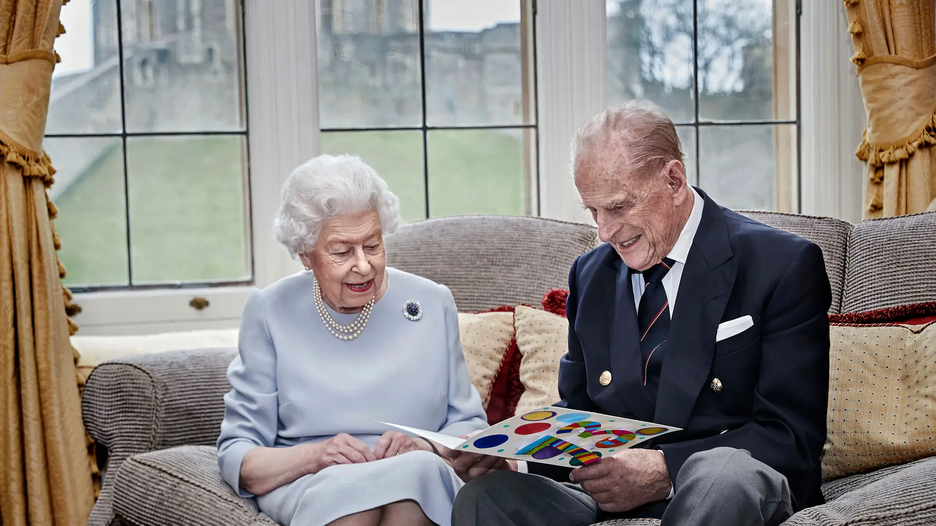 La reina Isabel II junto al Duque de Edimburgo