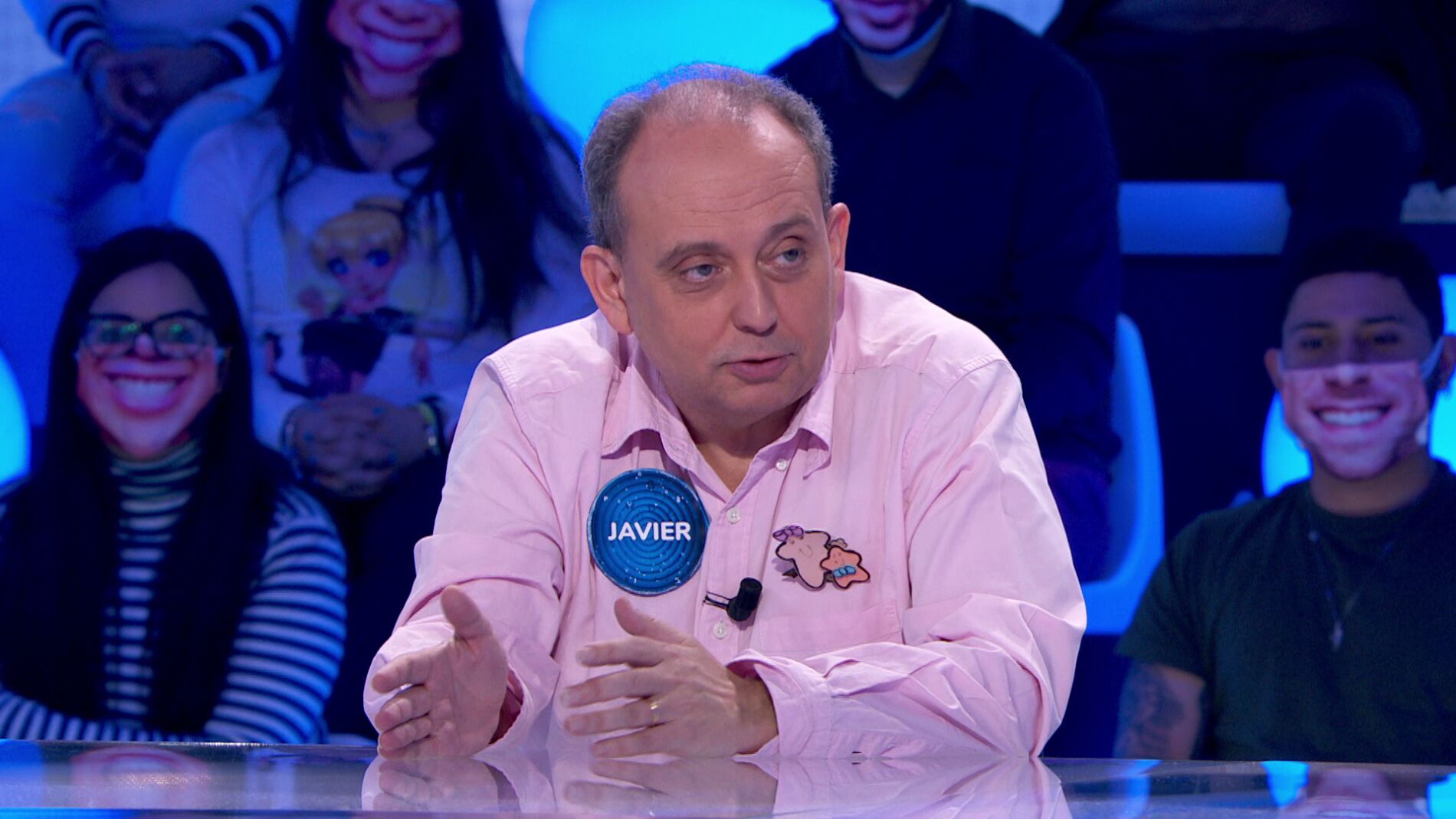 Javier versiona a María Isabel con mucho acierto: “Antes muerto que con silla”