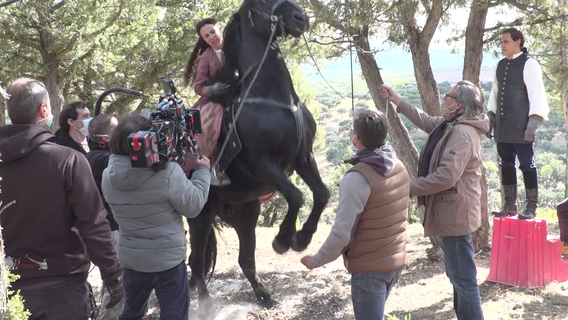 El rodaje la muerte de Alba aplastada por un caballo