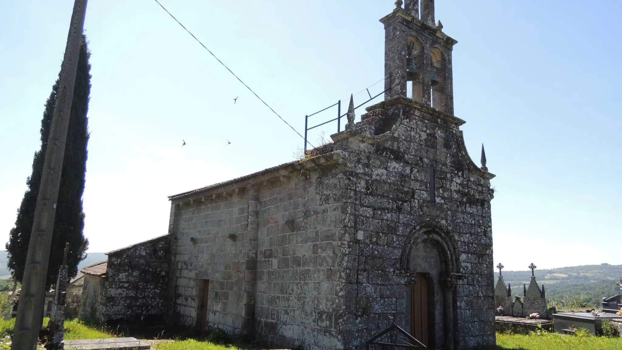 Violento robo a una anciana en su casa de Chantada a la que ataron con un cargador de un móvil tras taparle la cabeza con una manta Violento robo a una anciana en su casa de Chantada a la que ataron con un cargador de un móvil tras taparle la cabeza con una manta