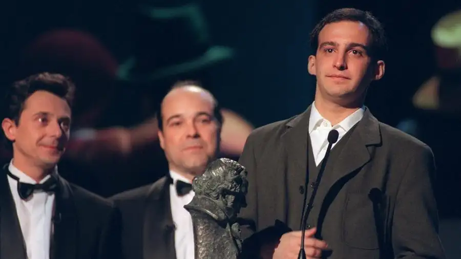 Se cumplen 25 años de 'Tesis', la ópera prima de Alejandro Amenábar que revolucionó el cine español Se cumplen 25 años de 'Tesis', la ópera prima de Alejandro Amenábar que revolucionó el cine español
