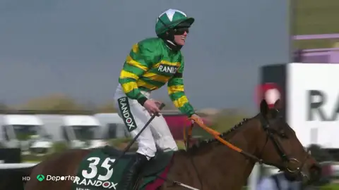 Rachael Blackmore, la primera mujer que gana el mítico campeonato Grand National de turf Rachael Blackmore, la primera mujer que gana el mítico campeonato Grand National de turf