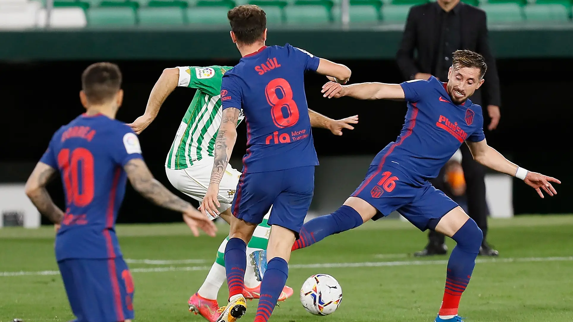 El Atlético de Madrid sigue en caída libre y se deja dos puntos en el Villamarín El Atlético de Madrid sigue en caída libre y se deja dos puntos en el Villamarín
