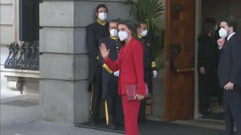 La Reina Letizia a su llegada al Congreso La Reina Letizia a su llegada al Congreso
