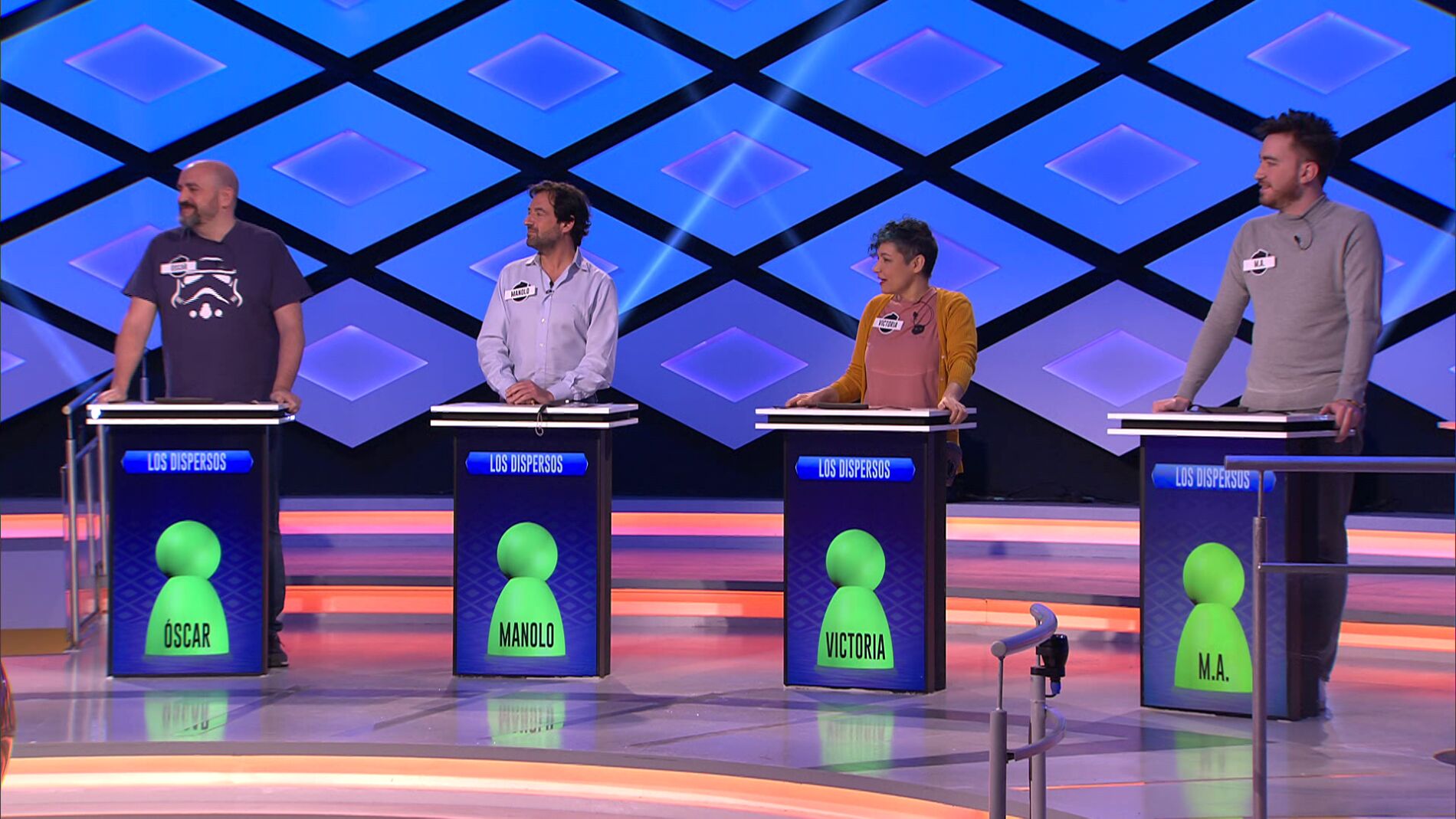 &lsquo;Los dispersos&rsquo; juzgan el nuevo vestuario de Juanra Bonet