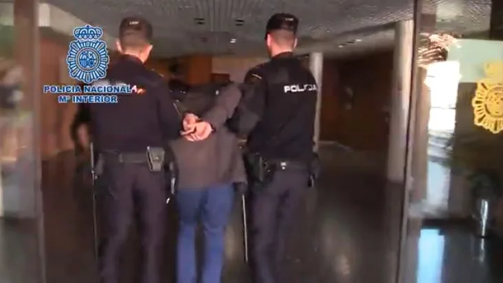 Juicio chico acusado de trocear a su madre y com&eacute;rsela