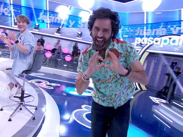 Raúl Gómez triunfa con el tema de la serie televisiva de ‘La Pista’: “Era como ‘Love Island’ pero en otro sitio” Raúl Gómez triunfa con el tema de la serie televisiva de ‘La Pista’: “Era como ‘Love Island’ pero en otro sitio”