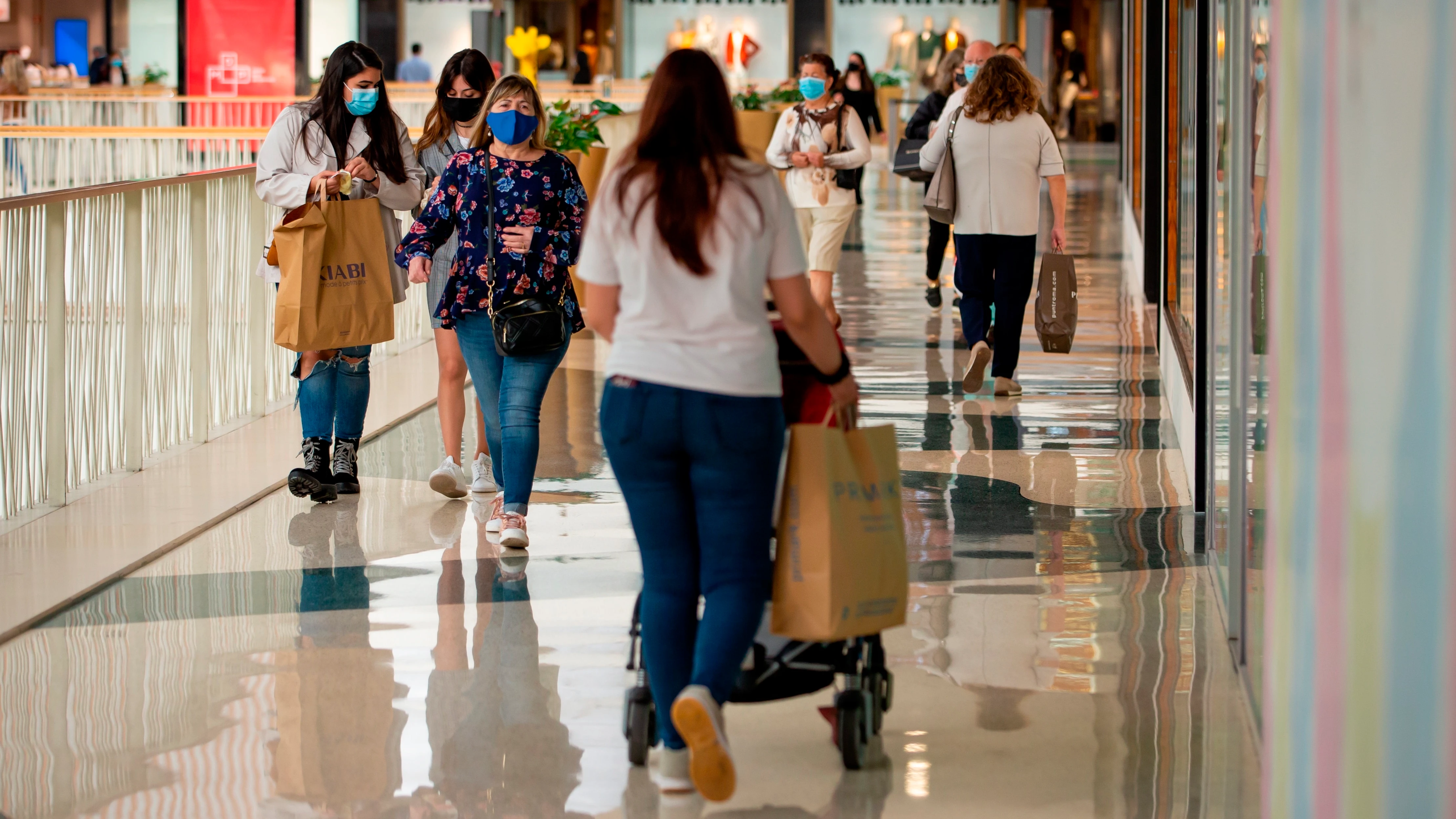 Portugal reabre centros comerciales, colegios y restaurantes al entrar en fase 3 de su desescalada Portugal reabre centros comerciales, colegios y restaurantes al entrar en fase 3 de su desescalada