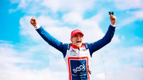 Álex Palou hace historia en el automovilismo español al ganar una carrera de la IndyCar Álex Palou hace historia en el automovilismo español al ganar una carrera de la IndyCar